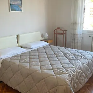 https://massimo-al-mare.hotelitalianriviera.com